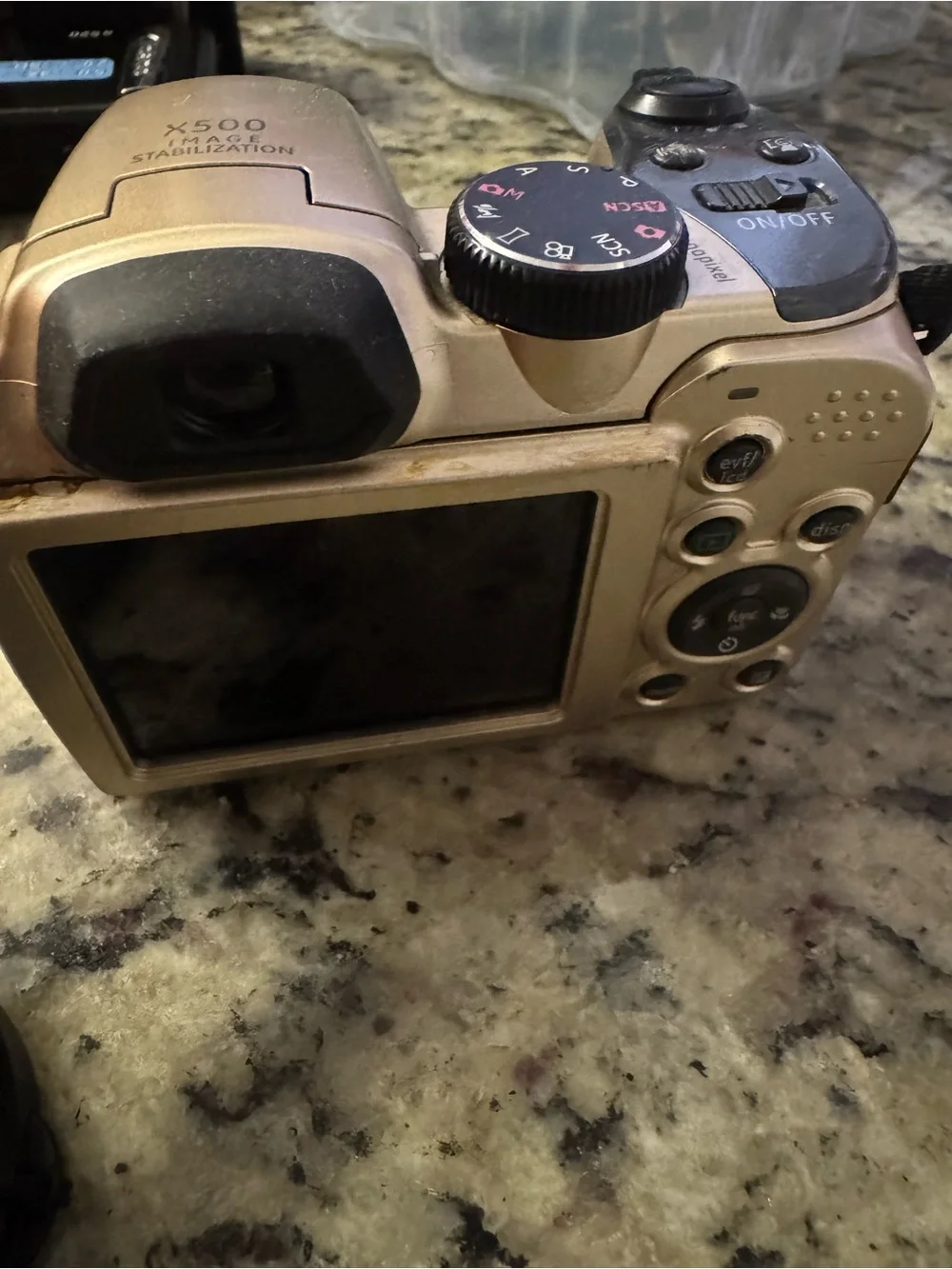 GE X500 Digital Camera in Gold and Black